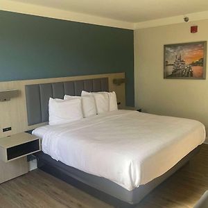 King Room Mobility or hearing accessible